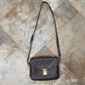 Louis Vuitton Métis Crossbody Bag